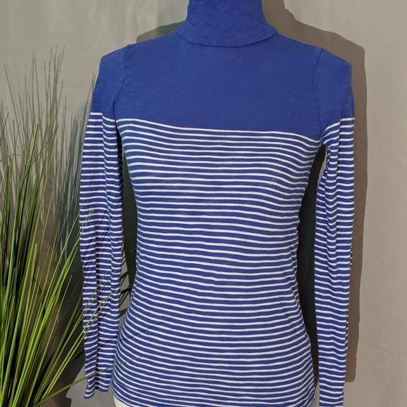 J Crew turtleneck light sweater - Picture 1 of 6